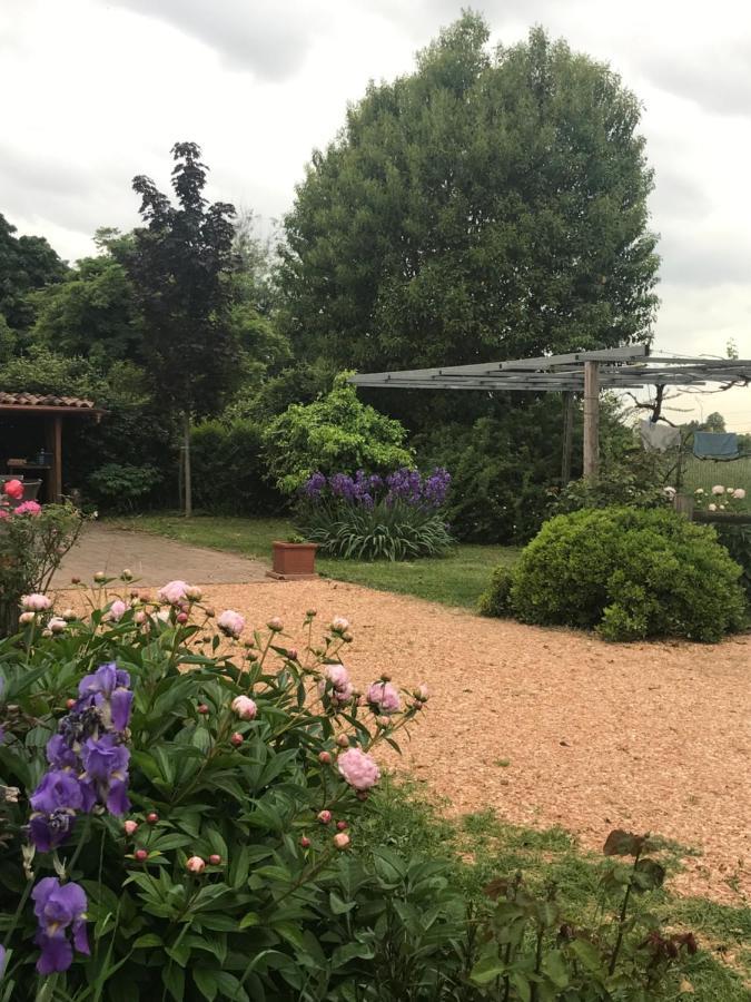 Una Casa Di Campagna Дособуоно Екстериор снимка