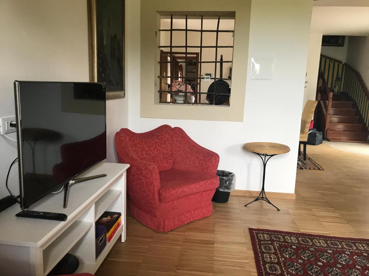 Una Casa Di Campagna Дособуоно Екстериор снимка