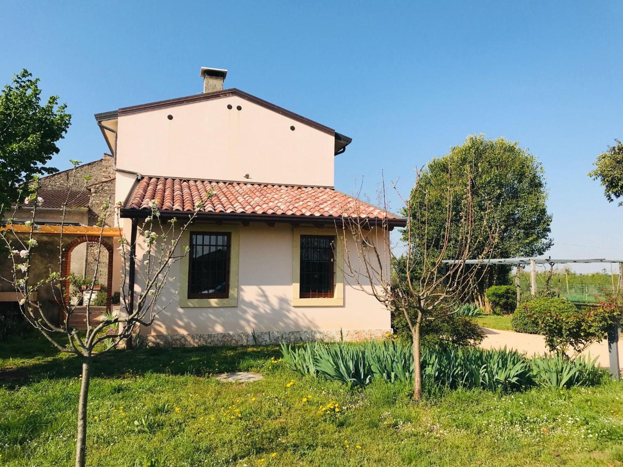 Una Casa Di Campagna Дособуоно Екстериор снимка